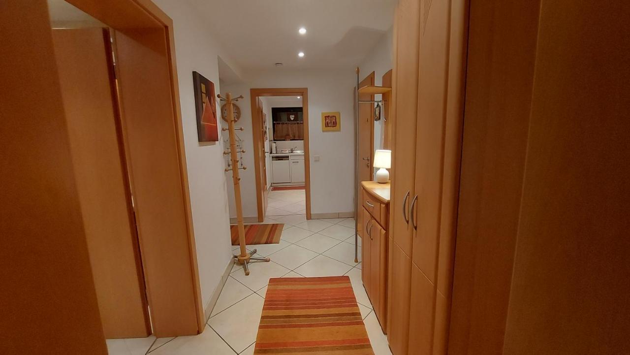 Ferienwohnung Zum Weinberg โกรสคาร์ลบาค ภายนอก รูปภาพ